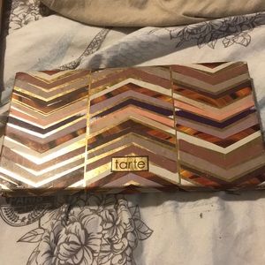 Tarte eyeshadow n contour pallet